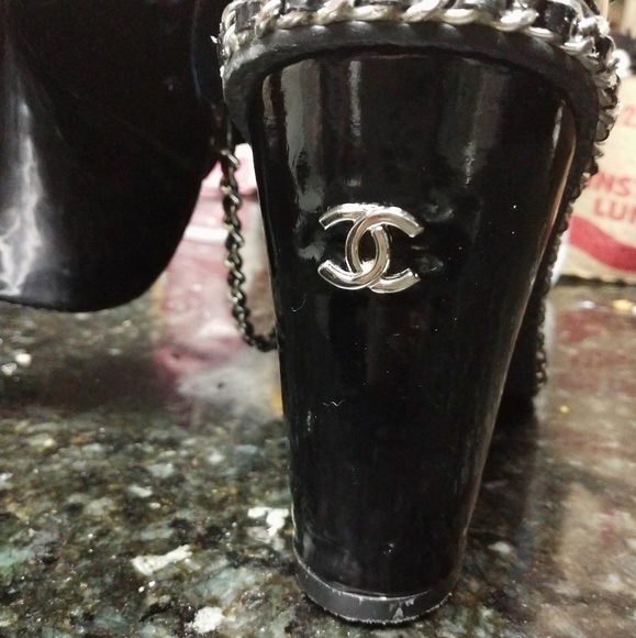 Chanel black patent boots,calf leather a - Picture 5 of 8